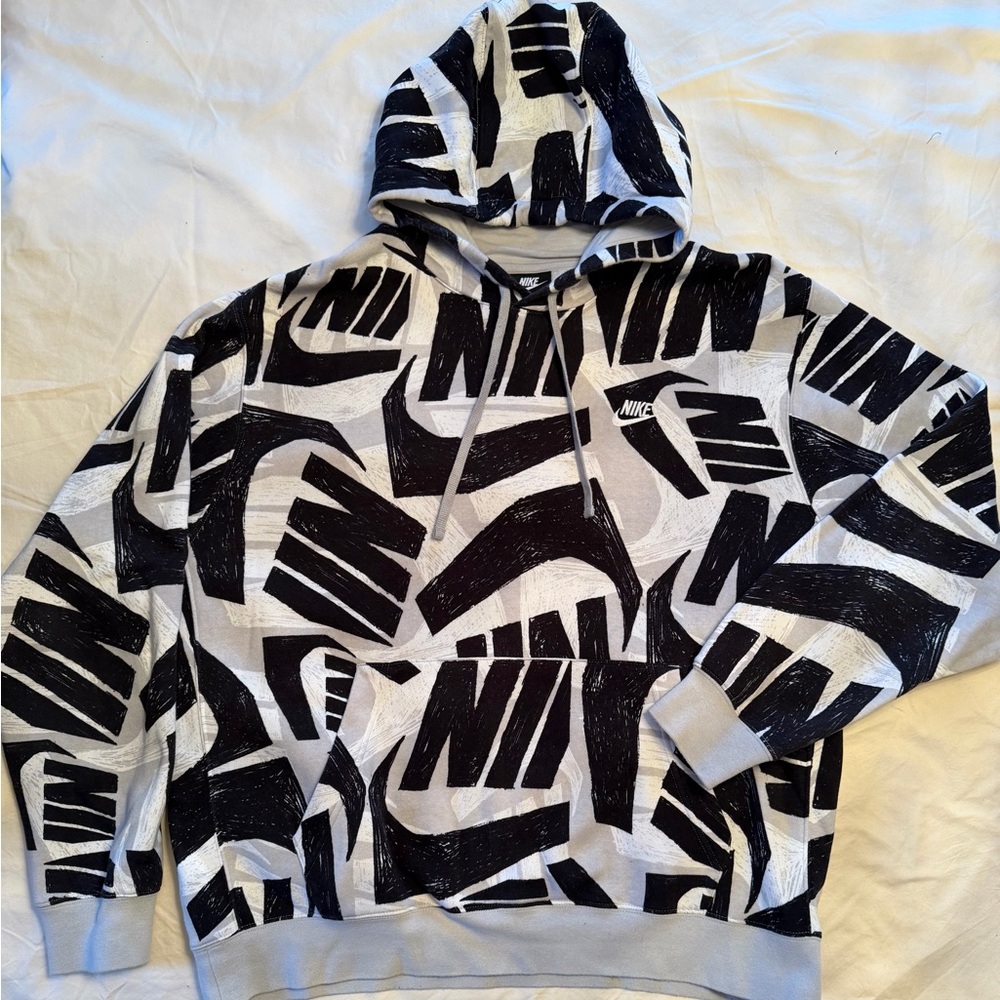 Nike Men's Black and White All Over Graphic Hoodie and Pant Set